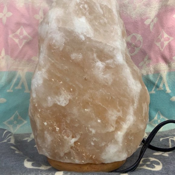 Large Himalayan Rock Salt Lamp - Picture 1 of 4